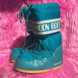 Moon Boots